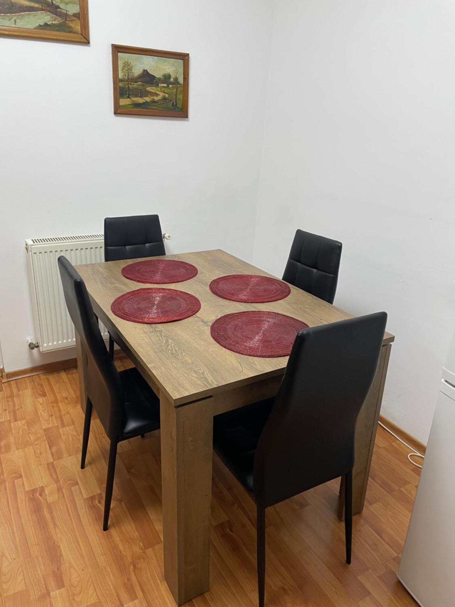 Apartament Petroşani المظهر الخارجي الصورة